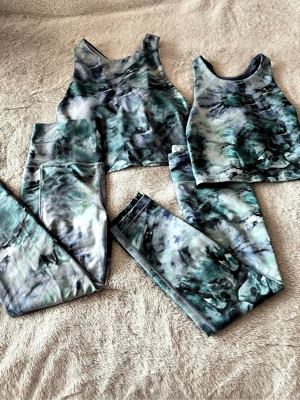 Mother Daughter Matching Althleta Set, Blue and Green Abstract Pattern